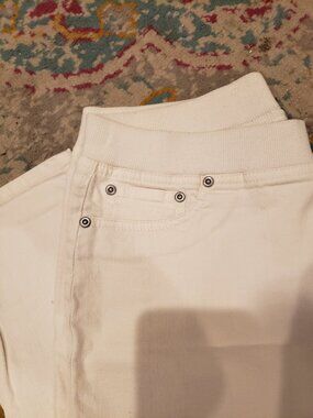 Boston Proper Stretchy White Cropped Pants/Capris